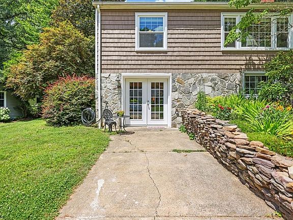 3rd image of 820 Westover Ave