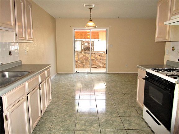 4th image of 12045 Cannon Hill Dr