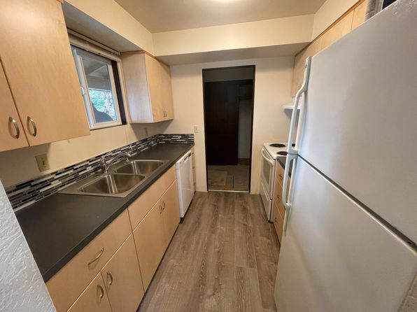 585 Lone Oak Ave APT 3