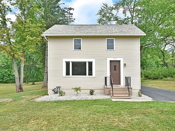 2nd image of 293 Champion Ave E