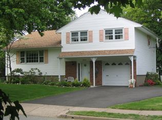 30 Hampshire Rd, Midland Park, NJ 07432