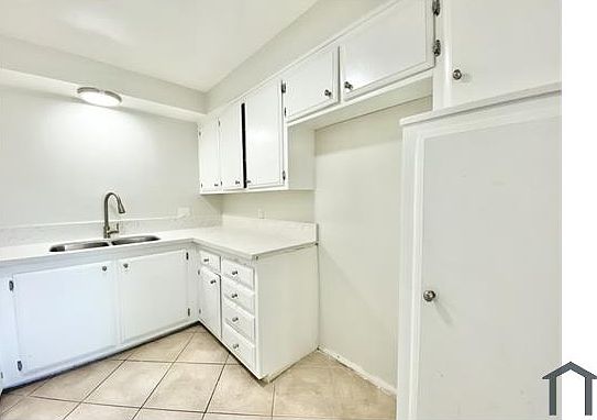 2nd image of 6125 S Victoria Ave APT 7