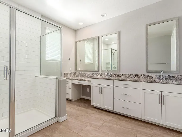 2467 E Athena Ave — Photo 11