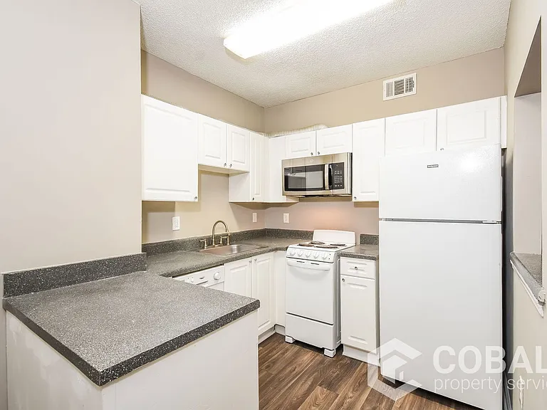 987 Collier Rd NW #M — Photo 2