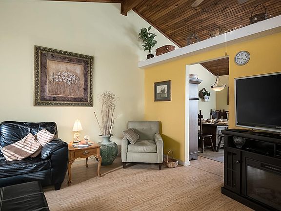3rd image of 2531 Knightsbridge Ln