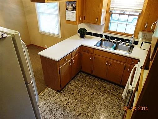 5th image of 3511 S Woodbury St