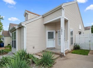 1271 Garden Village Dr, Florissant, MO