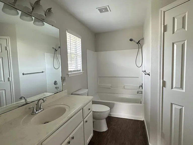 1034 Junction Ct — Photo 15