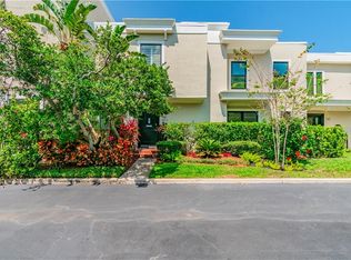 2813 W Hawthorne Rd, Tampa, FL 33611