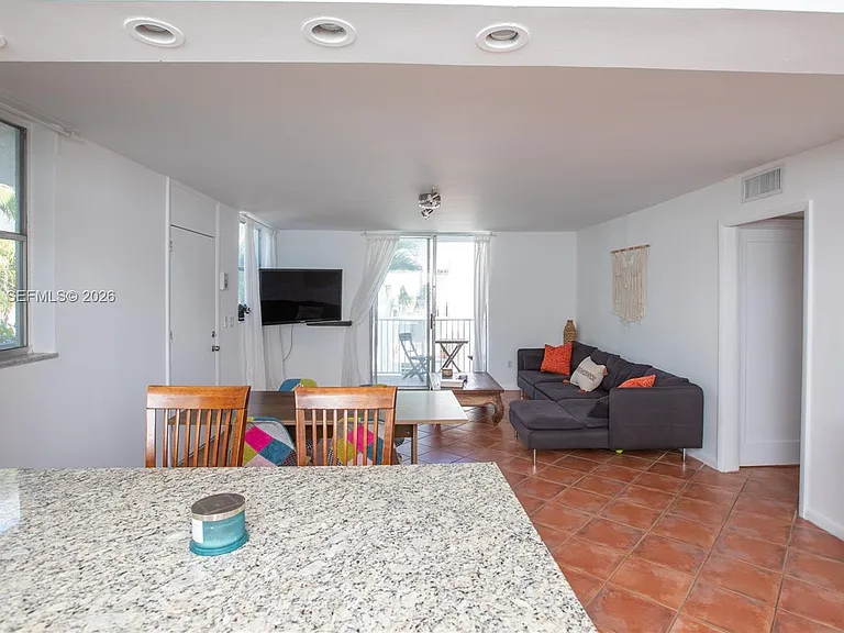 1801 S Treasure Dr #321 — Photo 37