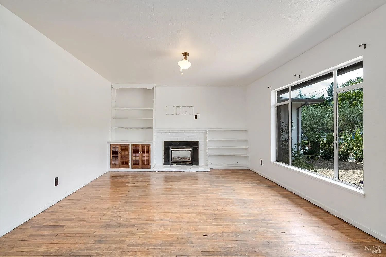 1155 Hudson Avenue - Photo 6