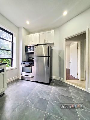 4th image of 74 Kingston Ave #3