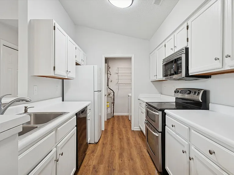 1563 N King St #105 — Photo 11