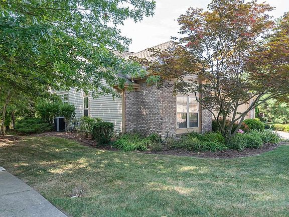 2nd image of 514 E Hickory Stick Ct