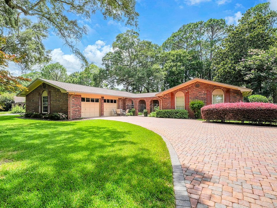 1st image of 103 Bahia Vista Dr