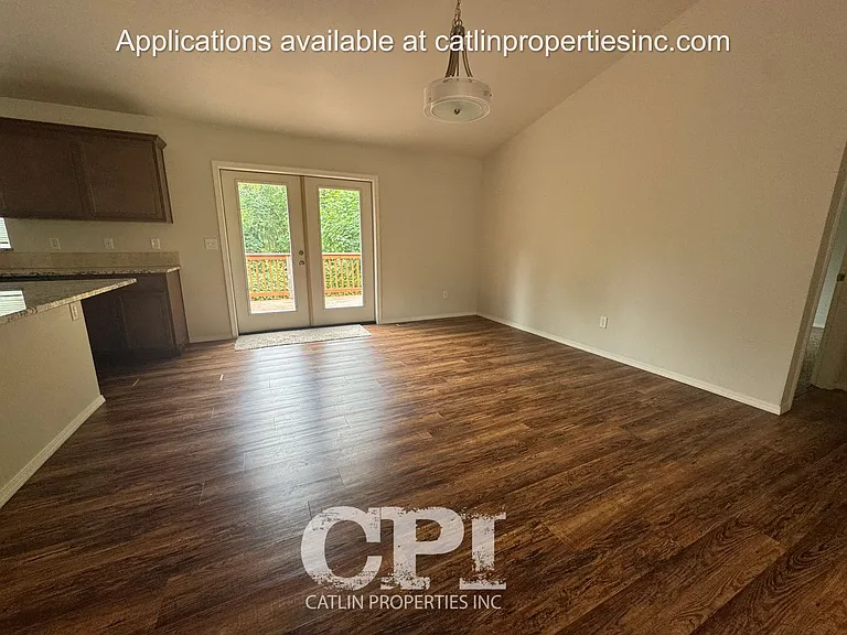 655 Chapman Rd — Photo 4