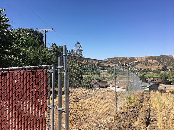 5th image of Lowhill Dr