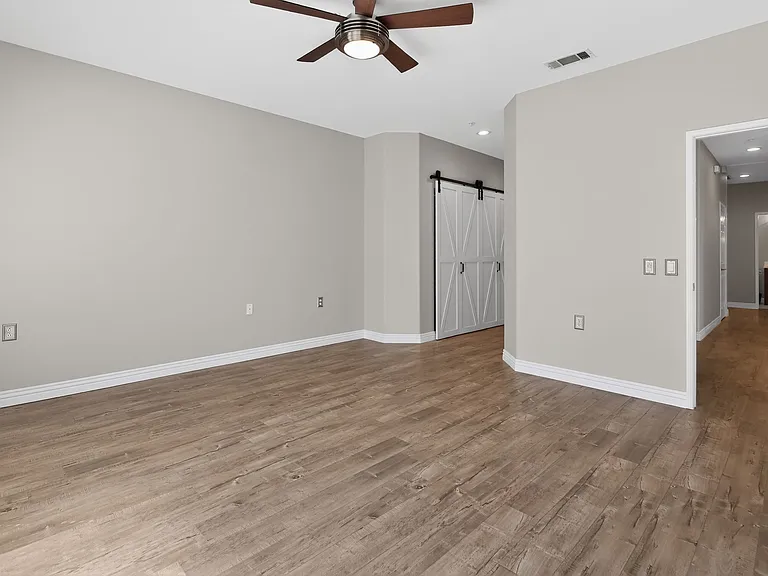 21610 Paseo Venezia — Photo 9