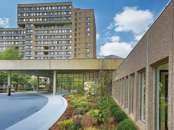 250 Hammond Pond Pkwy APT 310S, Newton, MA 02467