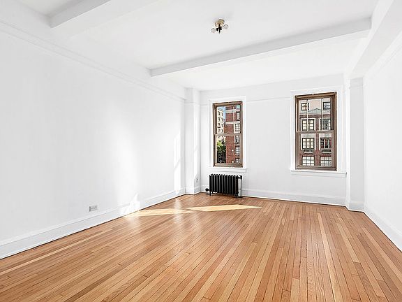 4th image of 136 Waverly Pl APT 4A