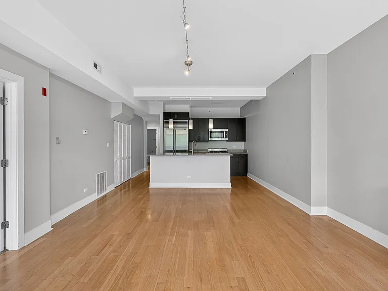 525 Kedzie St — Photo 27