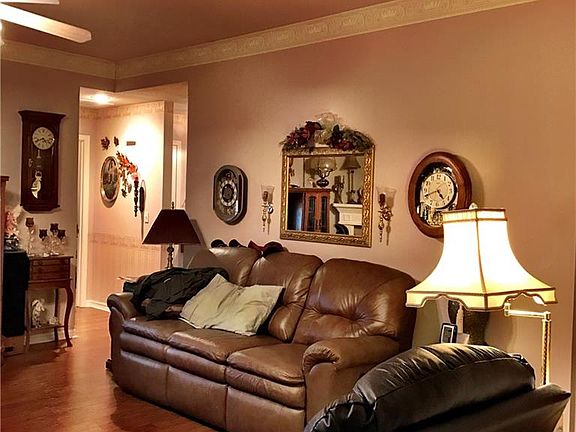 4th image of 150 W Whitney Ln