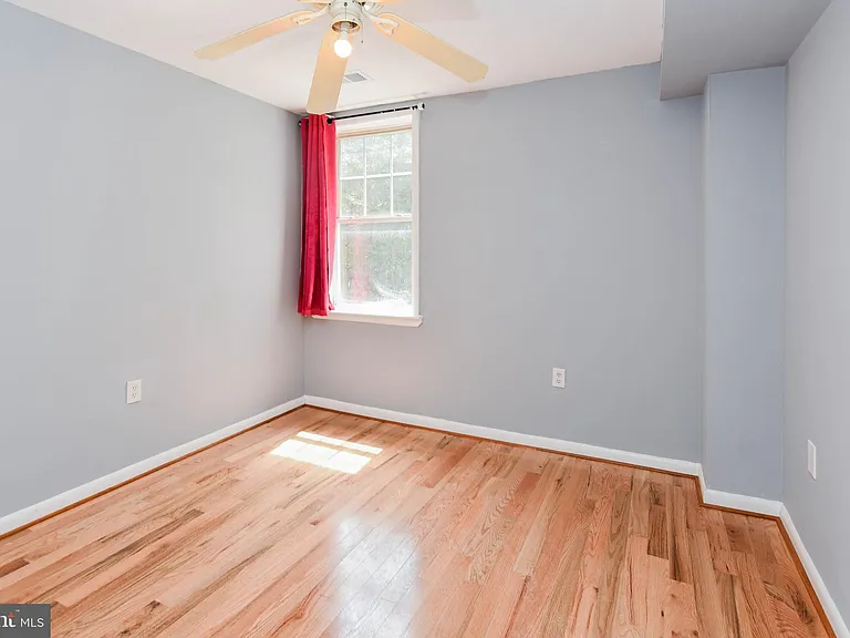 1704 Montana Ave NE — Photo 11