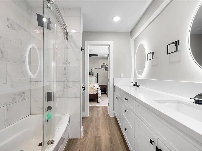 8202 Argentina St — Photo 32