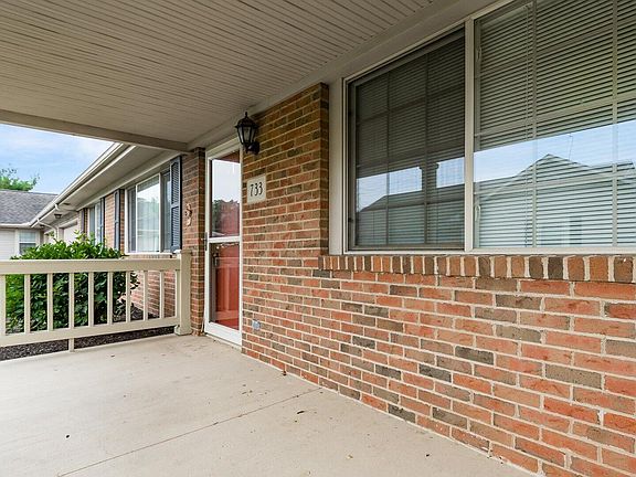 4th image of 733 Windsor Ln