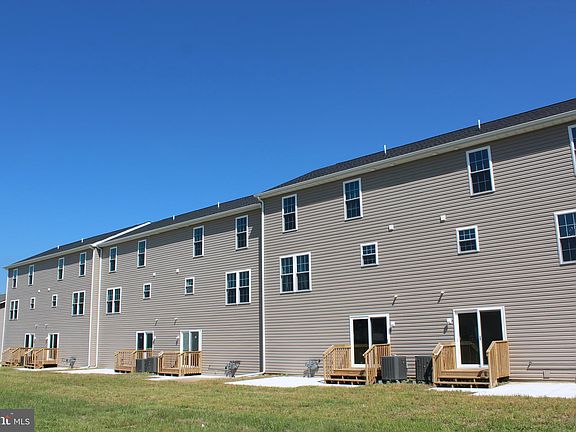 4th image of 82 Filbert Dr