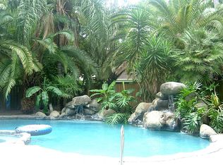 715 Redleaf Ln, Houston, TX 77090