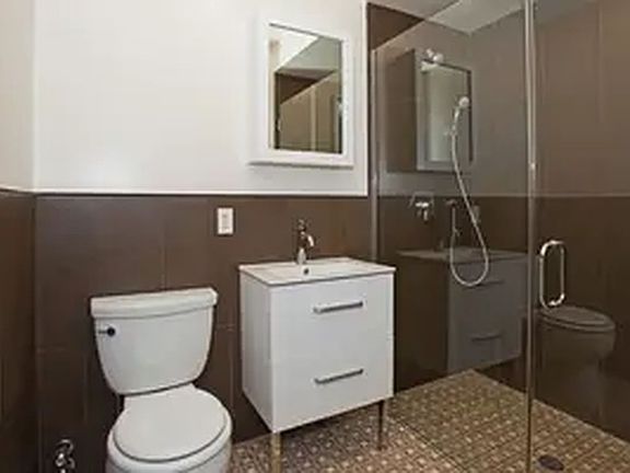 4th image of 30-11 21st St #7A
