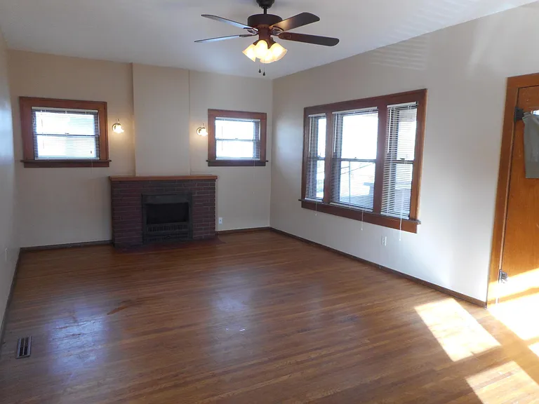 239 S Greenwood St — Photo 3