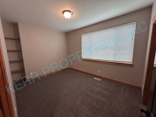 225 NE Lucas Rd — Photo 11