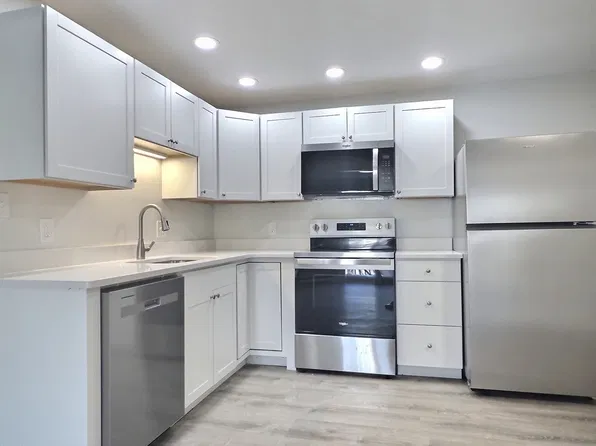 76 Spring St #304, South Portland, ME 04106