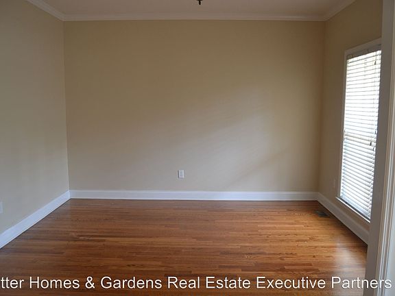 3rd image of 303 Gardenia Dr