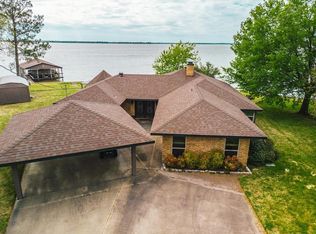 411 Circle Dr, Mabank, TX 75156