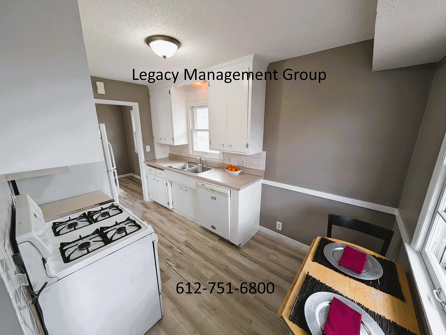 3 bed, 1600 sqft, $2,395 — Photo 2