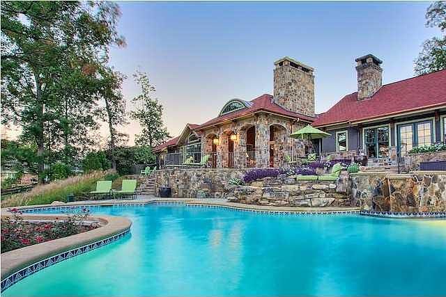 1st image of 7547 Savannah Dr
