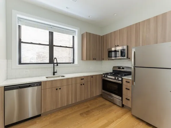3525 N Wilton Ave, Chicago, IL