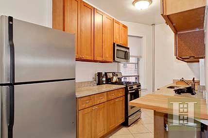2nd image of 811 Walton Avenue B16 #B16
