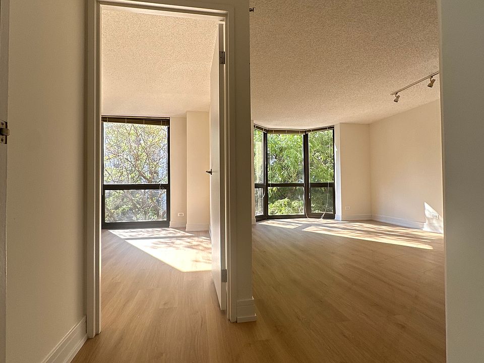 1st image of 1136 N Lasalle St #803