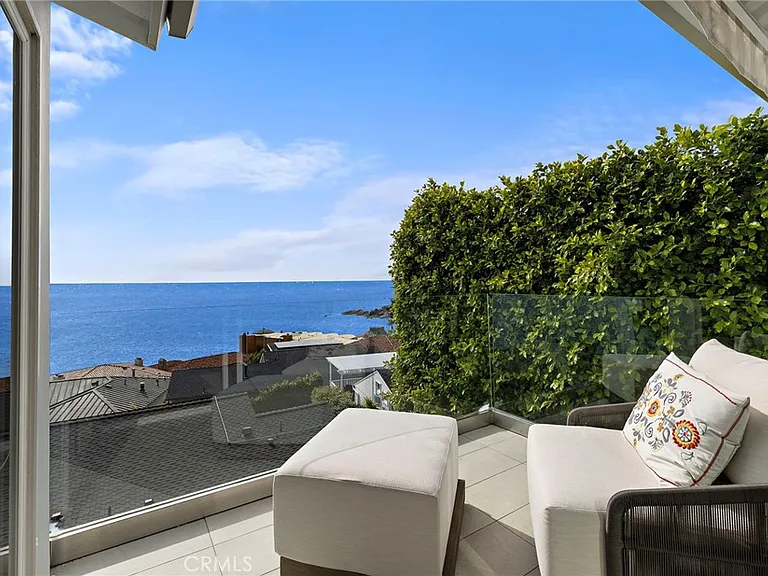 2609 Victoria Dr — Photo 2