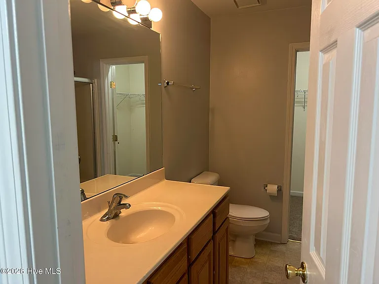 212 W Woodbine Ter — Photo 27