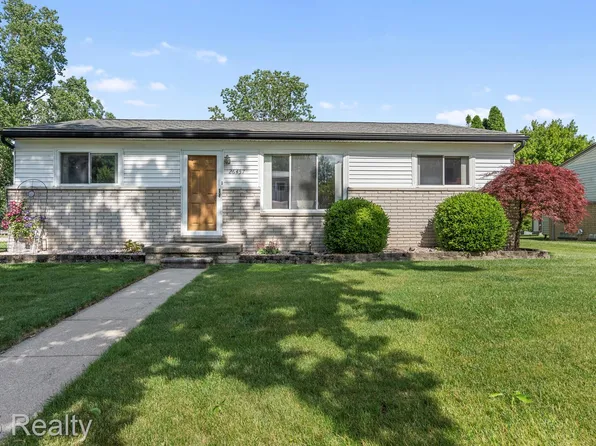 26457 Willow Cv, Woodhaven, MI 48183