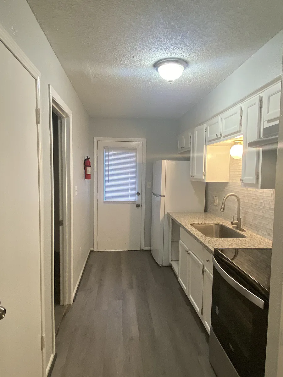 Building Photo - 102 Oakdale Ct #2201