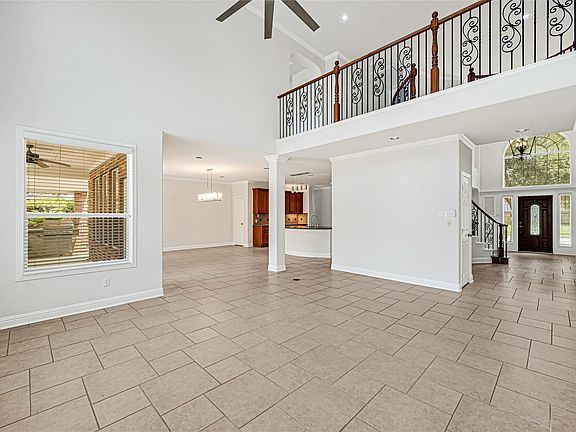 5th image of 13310 Pecan Walk Ln