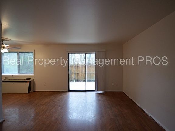 4th image of 1529 S George Mason Dr APT 2