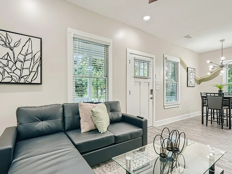 1045 Coleman St SW — Photo 11