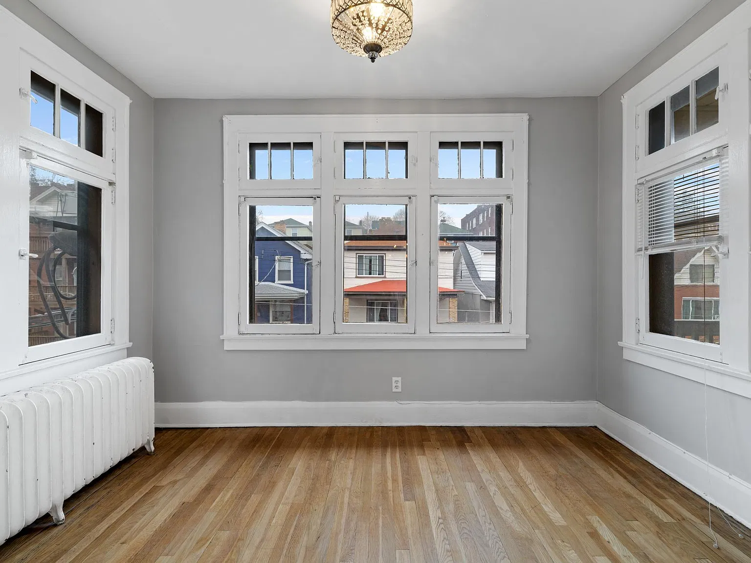 2 bed, 1000 sqft, $1,300 — Photo 3
